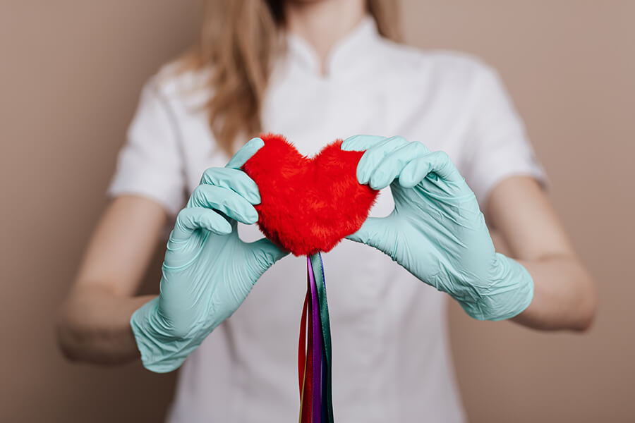 Hạt é có lợi cho tim mạch do có khả năng hỗ trợ loại bỏ các cholesterol có trong cơ thể