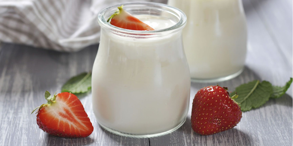 Bạn có thể dùng loại men sữa chua hoặc sữa chua không đường để làm men cho yaourt.